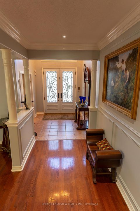 Photo 2 at 8 Pico Crescent, Beverley Glen, Vaughan