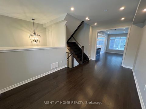 Photo 3 at 26 Sunset Terrace, Vellore Village, Vaughan