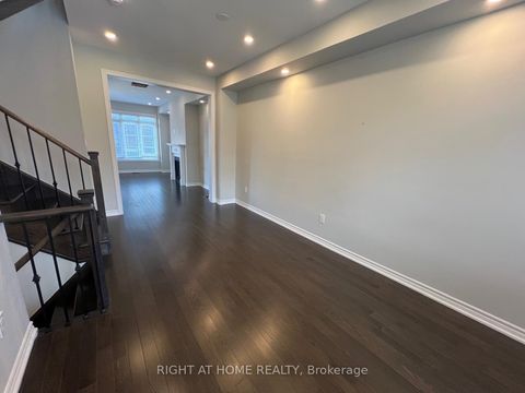 Photo 4 at 26 Sunset Terrace, Vellore Village, Vaughan