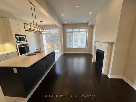 Photo 6 at 26 Sunset Terrace, Vellore Village, Vaughan