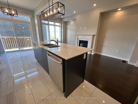 Photo 7 at 26 Sunset Terrace, Vellore Village, Vaughan