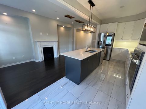 Photo 8 at 26 Sunset Terrace, Vellore Village, Vaughan