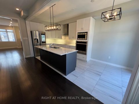 Photo 10 at 26 Sunset Terrace, Vellore Village, Vaughan