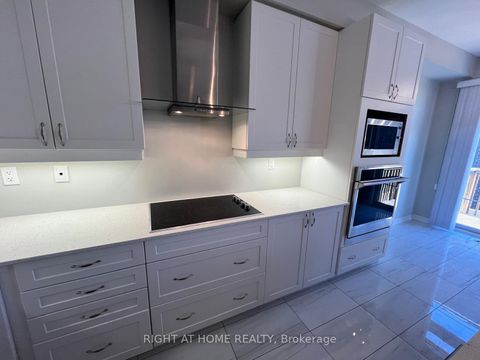 Photo 13 at 26 Sunset Terrace, Vellore Village, Vaughan