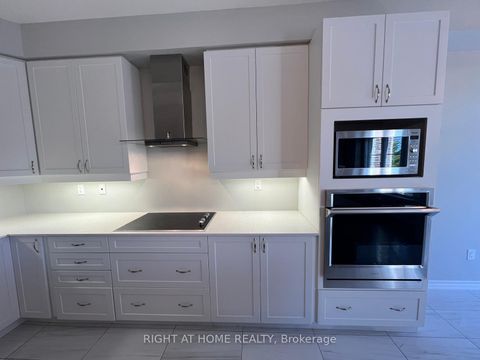 Photo 14 at 26 Sunset Terrace, Vellore Village, Vaughan