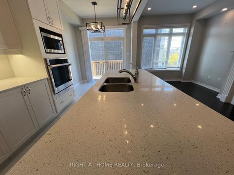 Photo 15 at 26 Sunset Terrace, Vellore Village, Vaughan