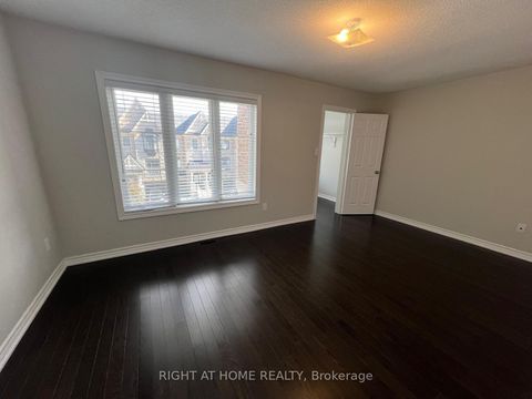 Photo 18 at 26 Sunset Terrace, Vellore Village, Vaughan