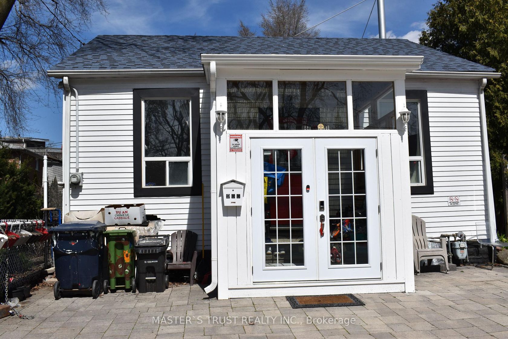 966 Dundas Street E, South Riverdale, Toronto by Loree Meneguzzi Real Estate 966 Dundas Street E, South Riverdale, Toronto