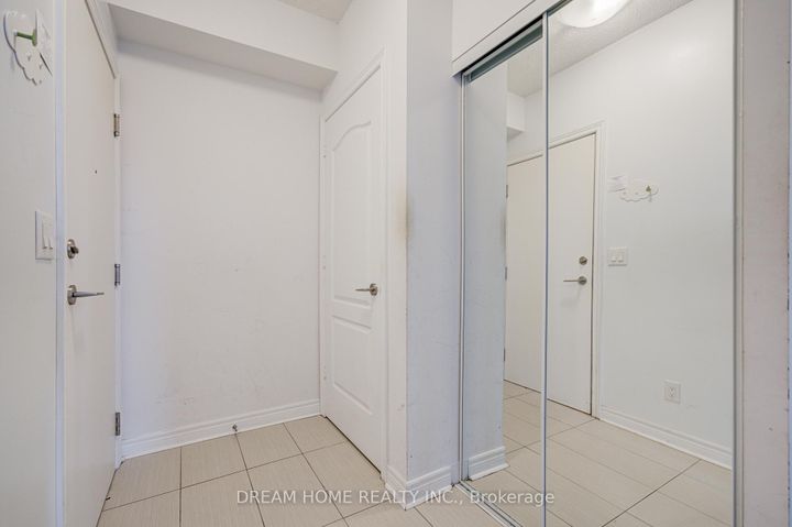 Photo 8 at 721 - 2756 Old Leslie Street, Bayview Village, Toronto