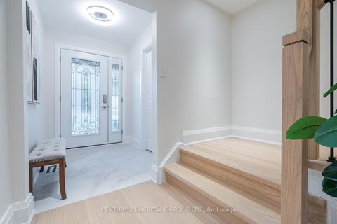 Photo 4 at 23 Merrylyn Drive, North Richvale, Richmond Hill