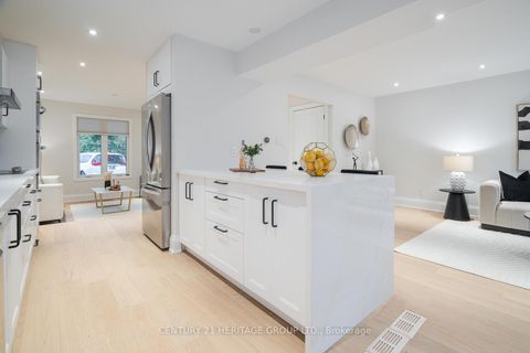 Photo 11 at 23 Merrylyn Drive, North Richvale, Richmond Hill