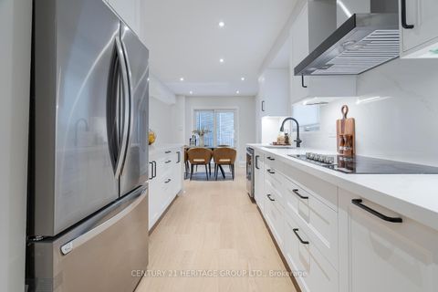 Photo 14 at 23 Merrylyn Drive, North Richvale, Richmond Hill