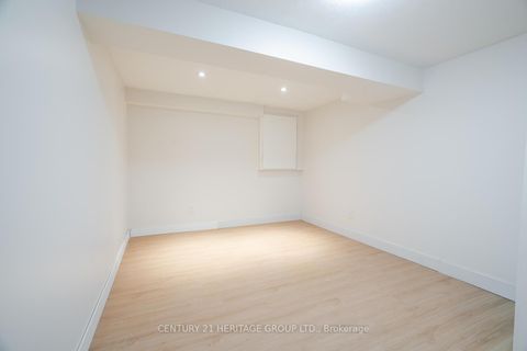 Photo 34 at 23 Merrylyn Drive, North Richvale, Richmond Hill