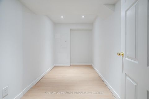 Photo 35 at 23 Merrylyn Drive, North Richvale, Richmond Hill