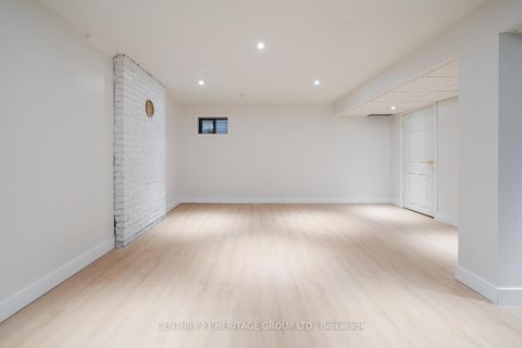 Photo 36 at 23 Merrylyn Drive, North Richvale, Richmond Hill