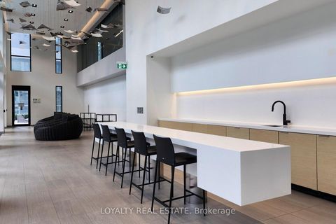 Photo 4 at 5005 - 1 Yorkville Avenue, Annex, Toronto