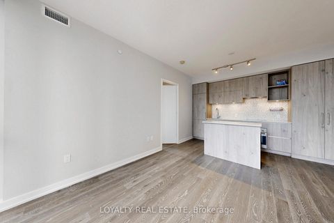 Photo 13 at 5005 - 1 Yorkville Avenue, Annex, Toronto Photo 13 at 5005 - 1 Yorkville Avenue, Annex, Toronto