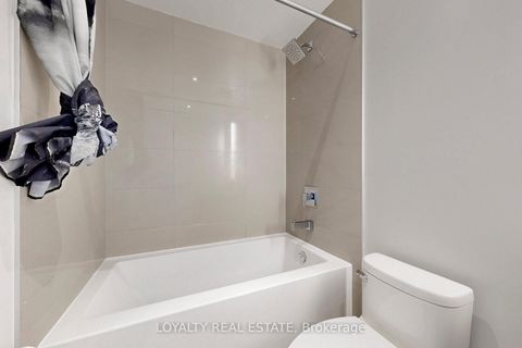 Photo 23 at 5005 - 1 Yorkville Avenue, Annex, Toronto Photo 23 at 5005 - 1 Yorkville Avenue, Annex, Toronto