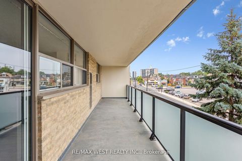 Photo 5 at 404 - 2130 Weston Road, Weston, Toronto