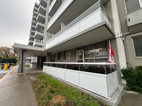 Photo 2 at 109 - 200 Lotherton Pathway, Glen Park, Toronto Photo 2 at 109 - 200 Lotherton Pathway, Glen Park, Toronto