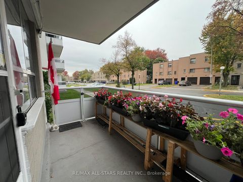 Photo 4 at 109 - 200 Lotherton Pathway, Glen Park, Toronto