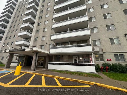 Photo 5 at 109 - 200 Lotherton Pathway, Glen Park, Toronto