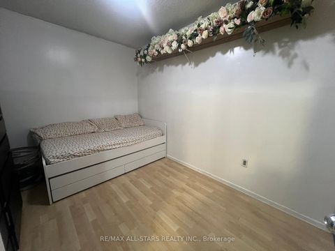 Photo 6 at 109 - 200 Lotherton Pathway, Glen Park, Toronto