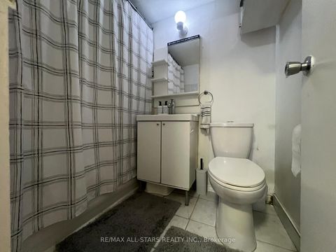 Photo 11 at 109 - 200 Lotherton Pathway, Glen Park, Toronto