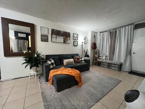 Photo 14 at 109 - 200 Lotherton Pathway, Glen Park, Toronto