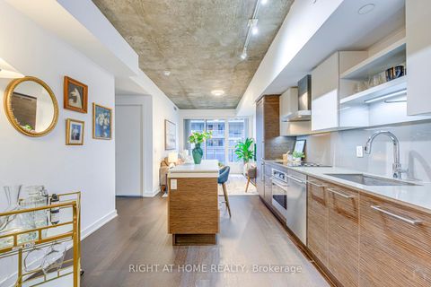 Photo 7 at 748 - 1030 King Street W, Niagara, Toronto