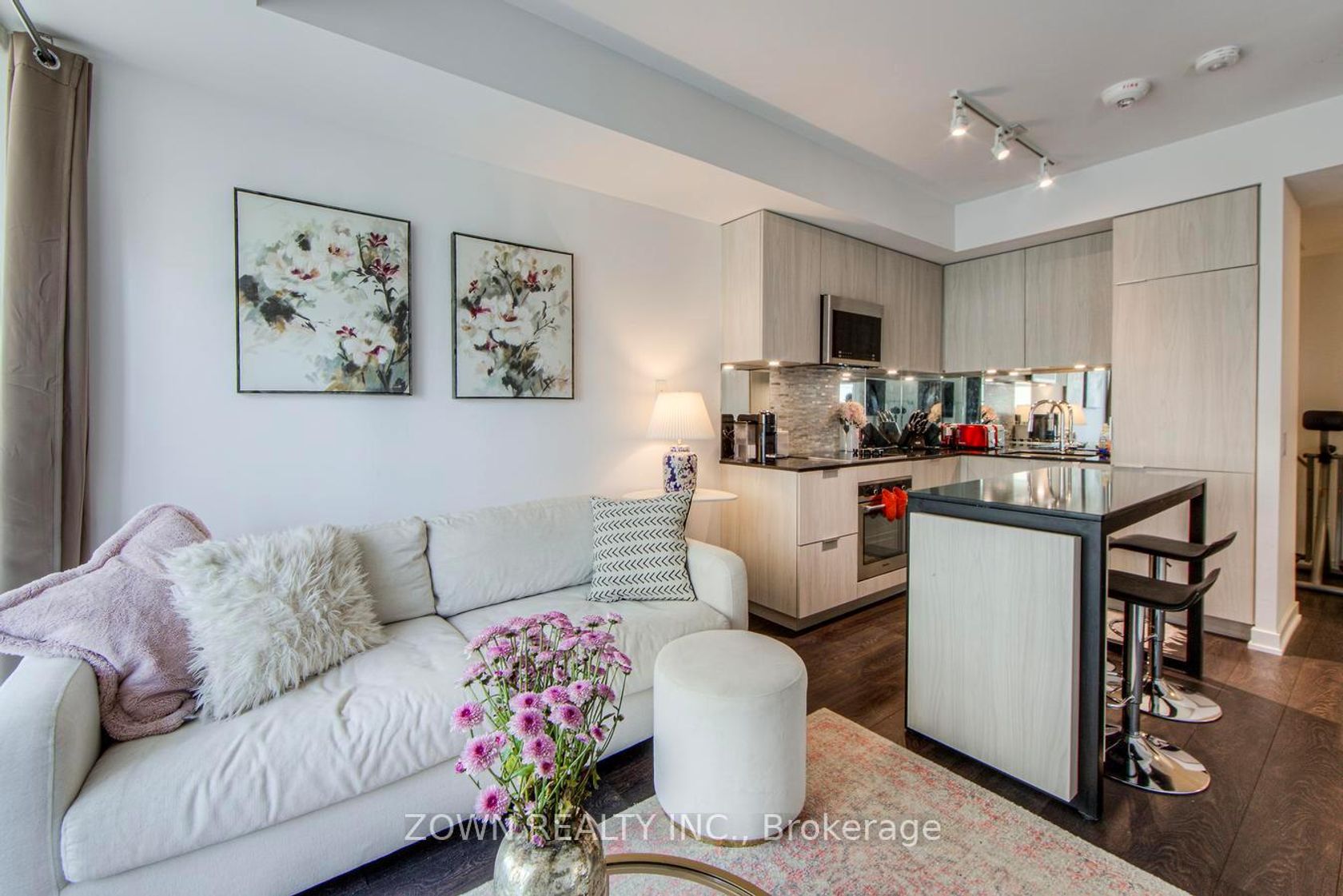 1410 - 609 Avenue Road, St. Clair, Toronto 