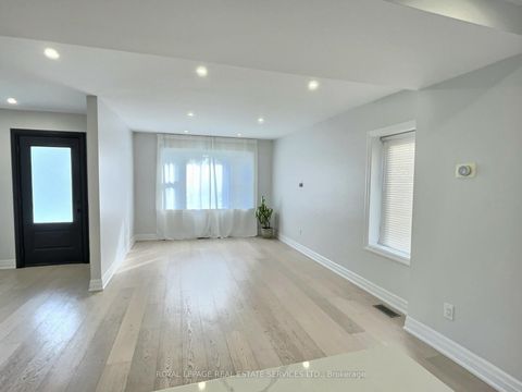 Photo 5 at 21 Christina Crescent, Maryvale, Toronto Photo 5 at 21 Christina Crescent, Maryvale, Toronto