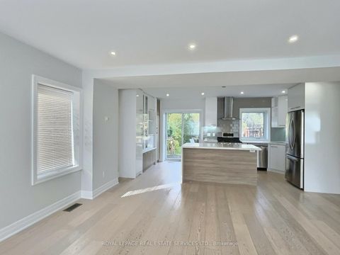 Photo 7 at 21 Christina Crescent, Maryvale, Toronto