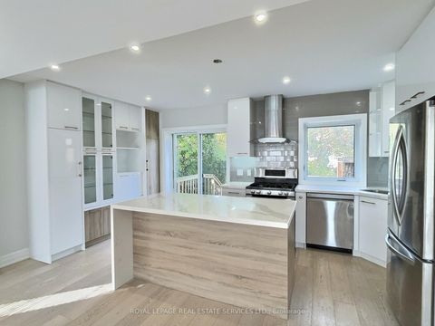 Photo 8 at 21 Christina Crescent, Maryvale, Toronto