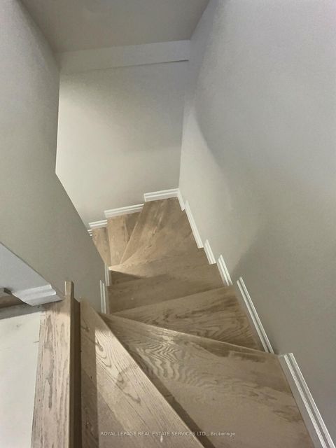 Photo 20 at 21 Christina Crescent, Maryvale, Toronto Photo 20 at 21 Christina Crescent, Maryvale, Toronto