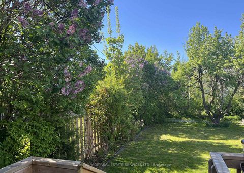 Photo 33 at 21 Christina Crescent, Maryvale, Toronto