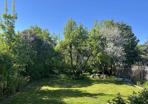 Photo 34 at 21 Christina Crescent, Maryvale, Toronto