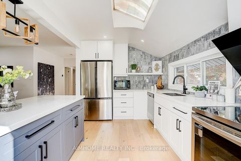 Photo 7 at 14 Sandalwood Place, Don Mills, Toronto