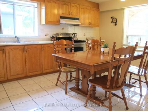 Photo 9 at 4 Rosalie Avenue, CFB, Toronto