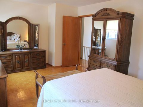 Photo 17 at 4 Rosalie Avenue, CFB, Toronto