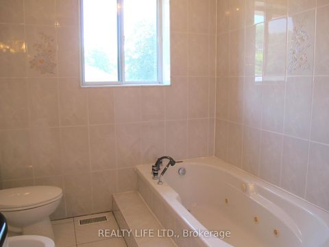 Photo 21 at 4 Rosalie Avenue, CFB, Toronto