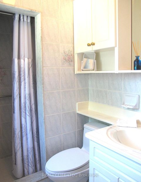 Photo 25 at 4 Rosalie Avenue, CFB, Toronto