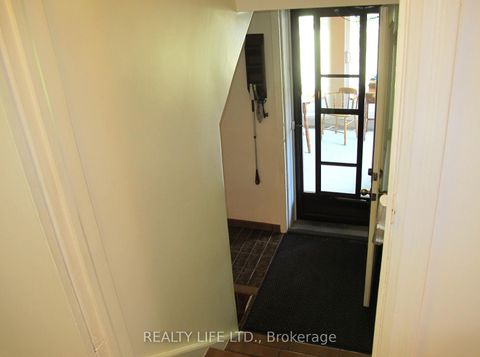 Photo 27 at 4 Rosalie Avenue, CFB, Toronto