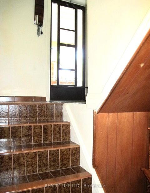 Photo 28 at 4 Rosalie Avenue, CFB, Toronto