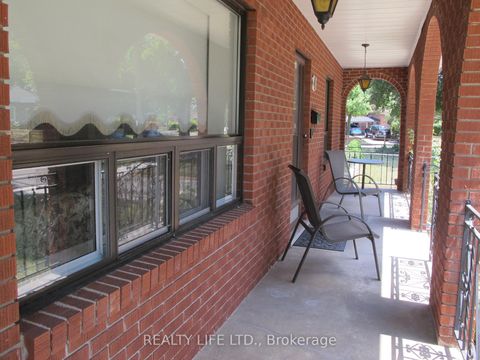 Photo 41 at 4 Rosalie Avenue, CFB, Toronto