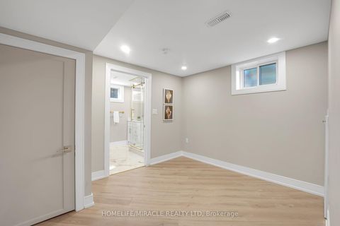 Photo 34 at 125 Elmcrest Road, West Deane, Toronto