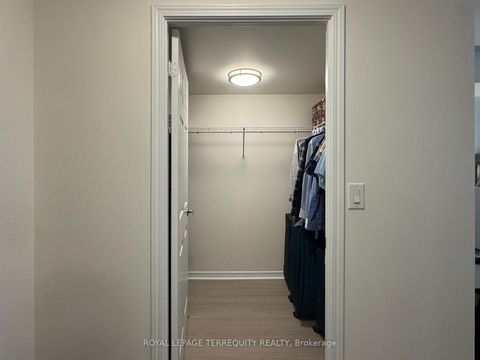 Photo 6 at 812 - 185 Oneida Crescent, Langstaff, Richmond Hill