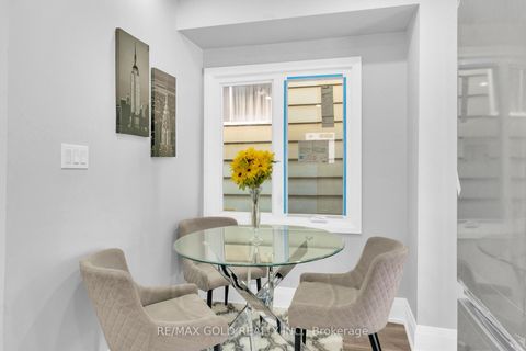 Photo 15 at 8 Fairglen Crescent, Pelmo Park W4, Toronto