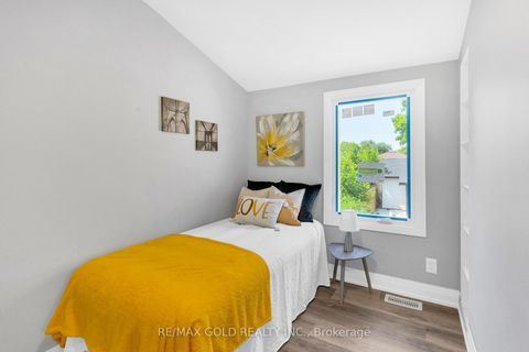 Photo 21 at 8 Fairglen Crescent, Pelmo Park W4, Toronto