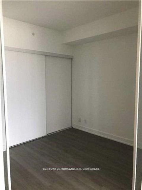 Photo 5 at 312 - 6 Parkwood Avenue, Casa Loma, Toronto